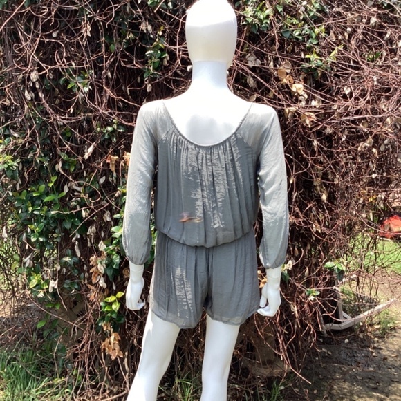 SOFIA By Sofia Vergara Italian Made Smoke Gray Silk Blend Lined Short Romper - Picture 4 of 9